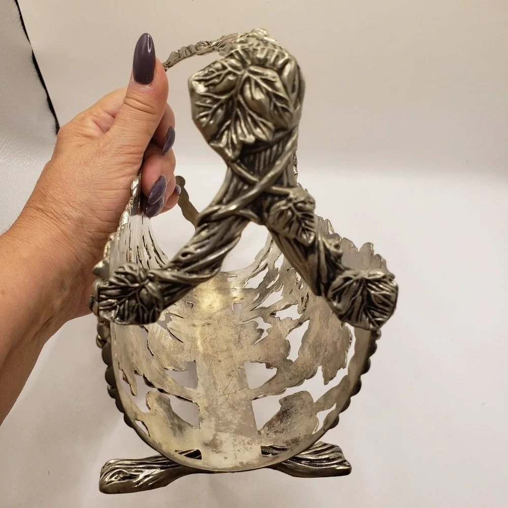 Vintage Silver Tone Grape Vine Wine‎ Bottle Cradle Pourer Ornate Repousse Decor